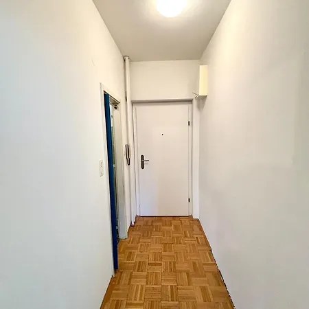 Lägenhet Balkonwohnung Neben Mol-bio